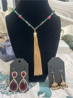 Brand New! Vintage Bella + Jack Beaded Gold Tassel Necklace and Bonus Earrings